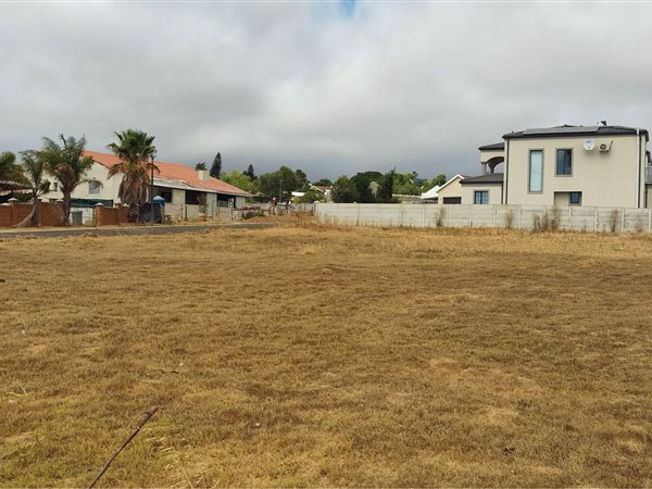 905 m² Land available in Moorreesburg