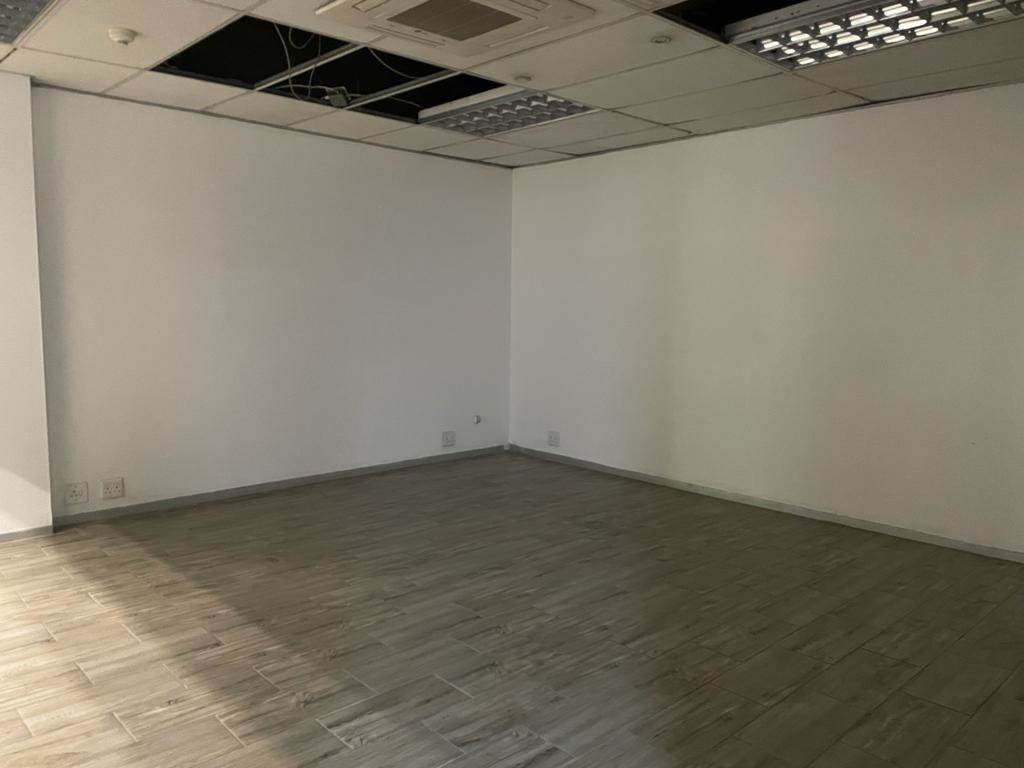 679  m² Commercial space in Halfway Gardens photo number 17