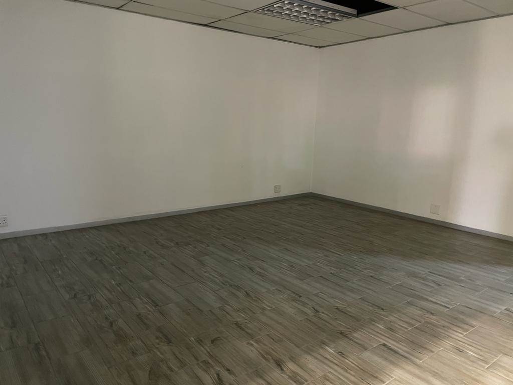 679  m² Commercial space in Halfway Gardens photo number 14