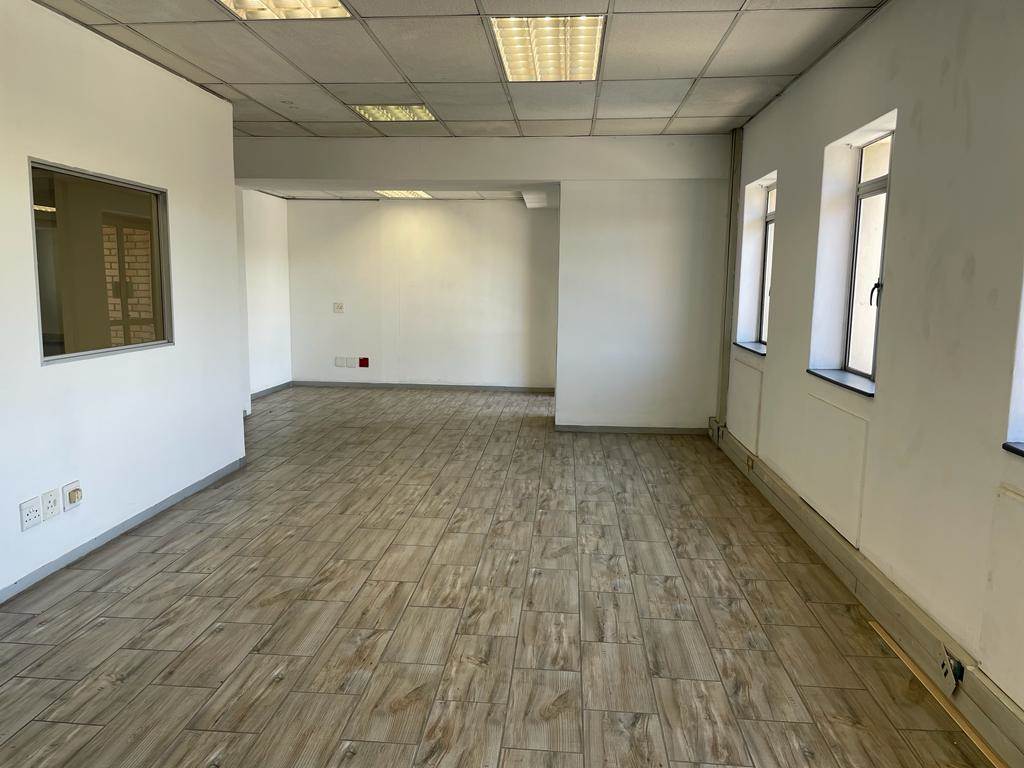 679  m² Commercial space in Halfway Gardens photo number 13