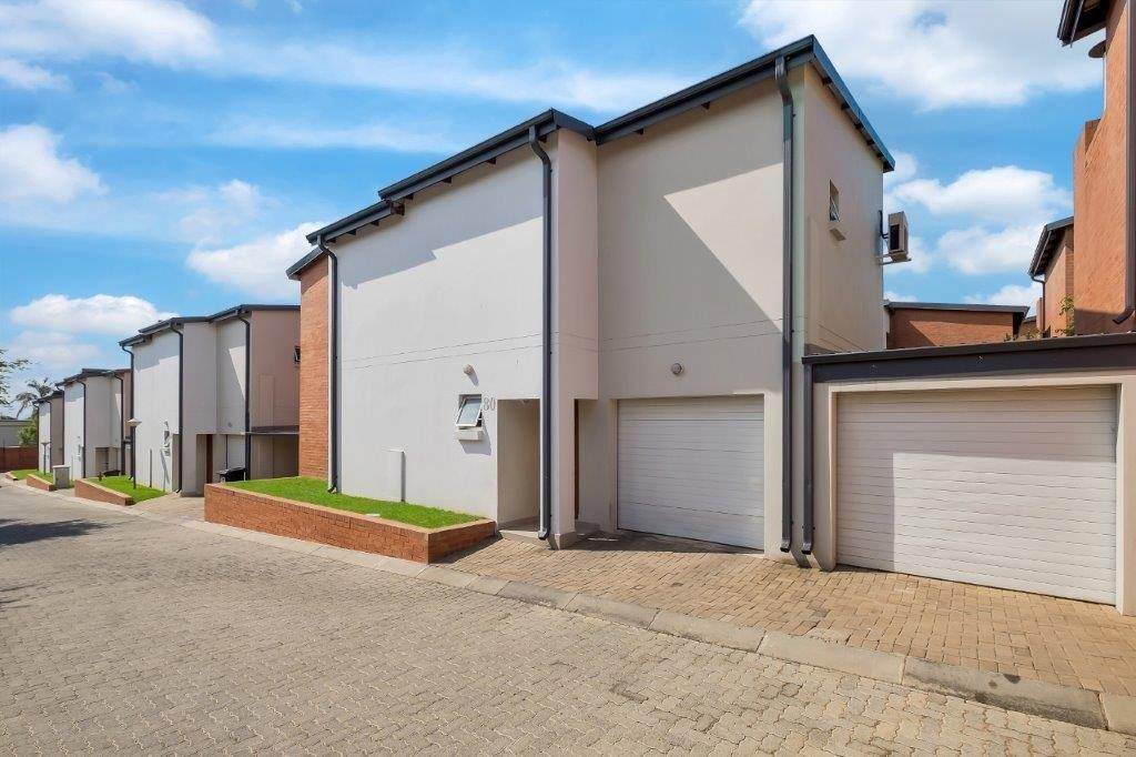 3 Bed Townhouse in Fourways photo number 17