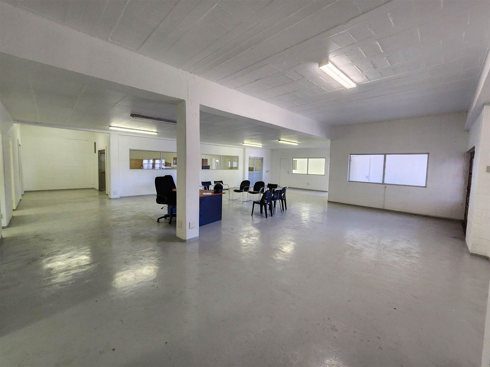 332  m² Commercial space in Peerless Park photo number 1