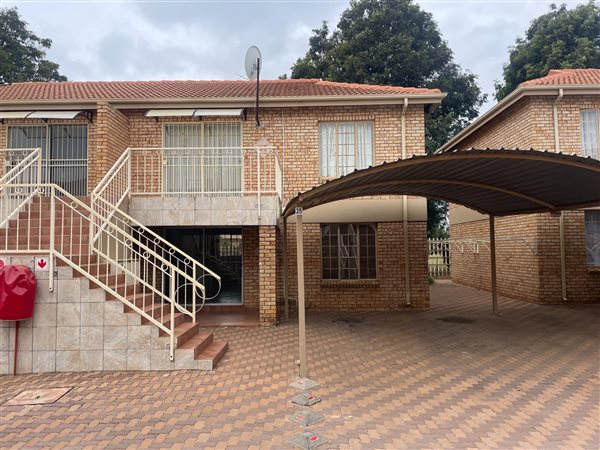 2 Bed Townhouse in Helikon Park