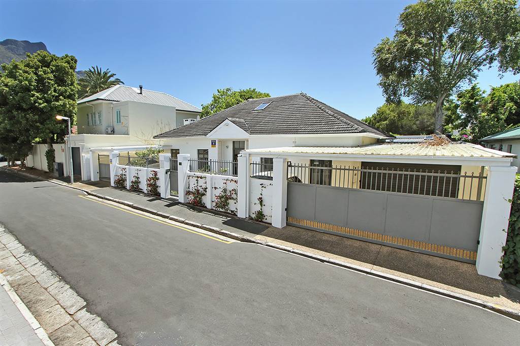4 Bed House in Newlands photo number 1