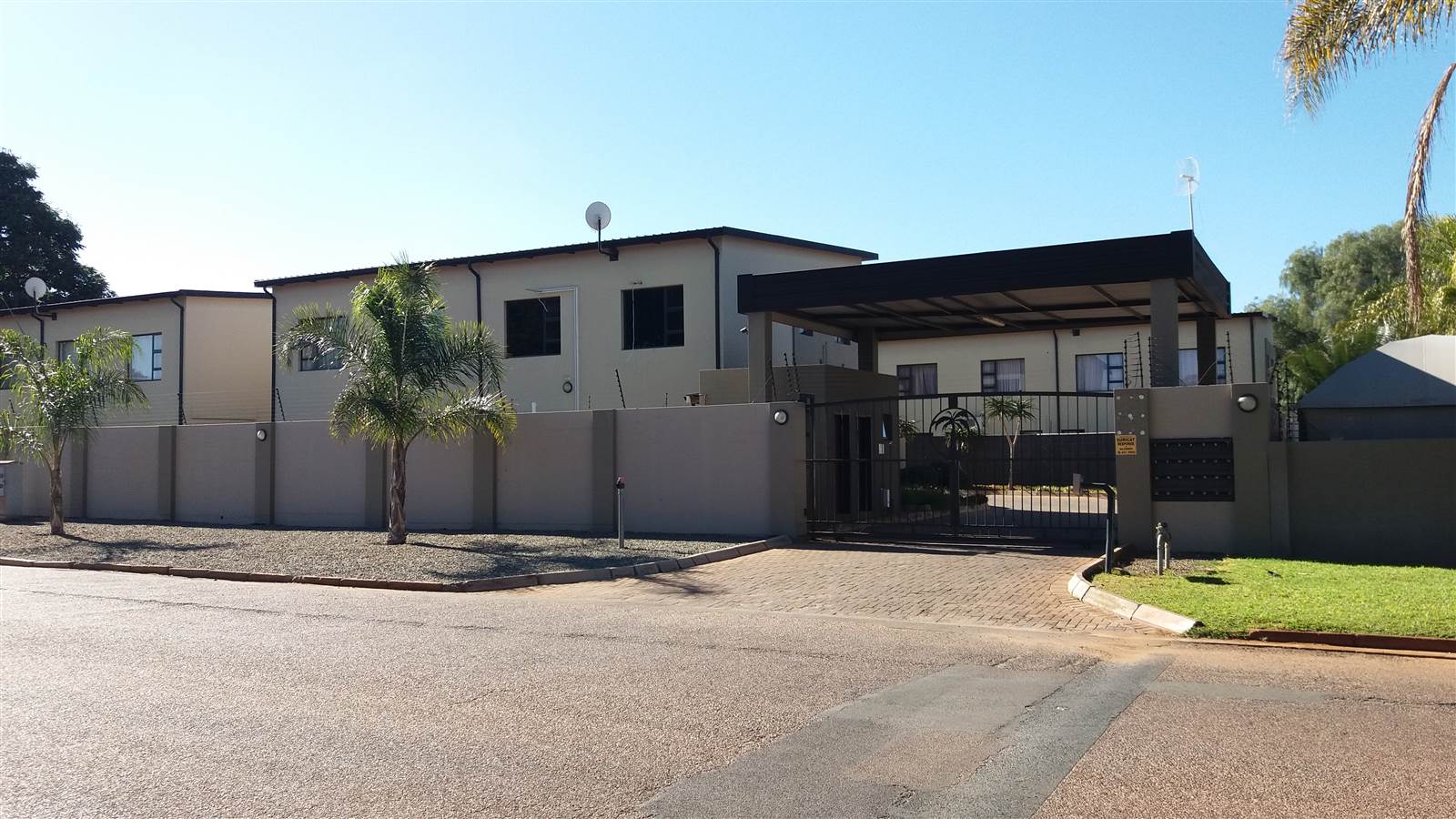 3 Bed Townhouse in Mokopane photo number 21