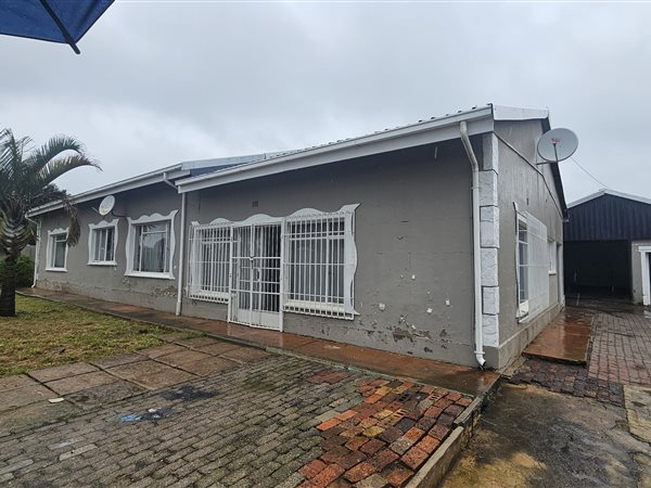 3 Bedroom House 3 Bedroom House