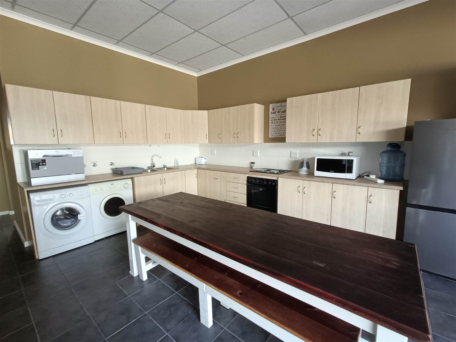 2 Bed Apartment in Stilbaai photo number 4