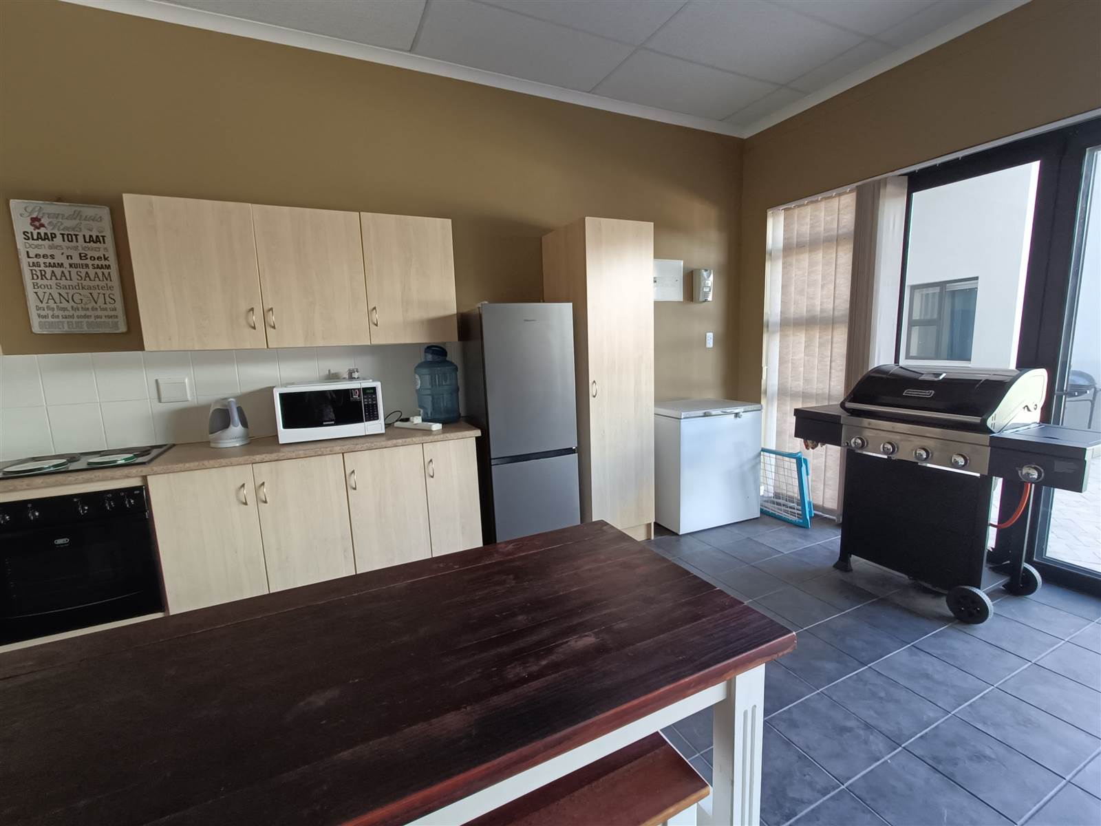 2 Bed Apartment in Stilbaai photo number 6