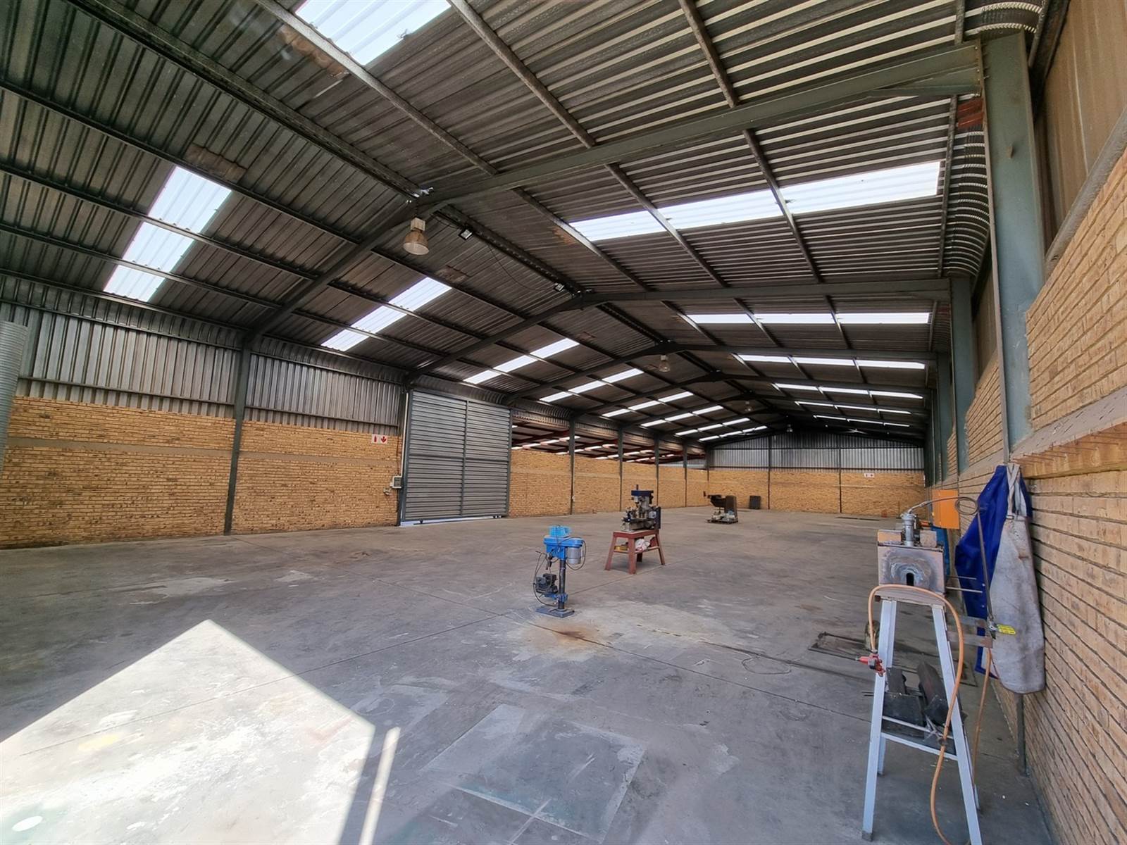 850  m² Industrial space in Pendale photo number 3