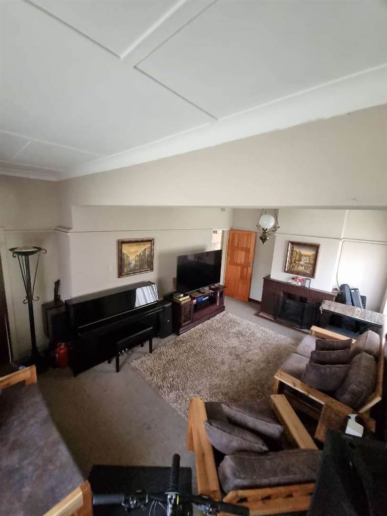 3 Bed House in Waterval Boven photo number 7