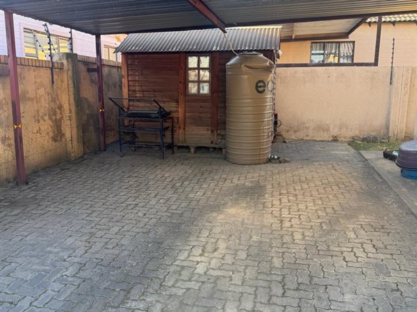3 Bedroom Townhouse 3 Bedroom Townhouse