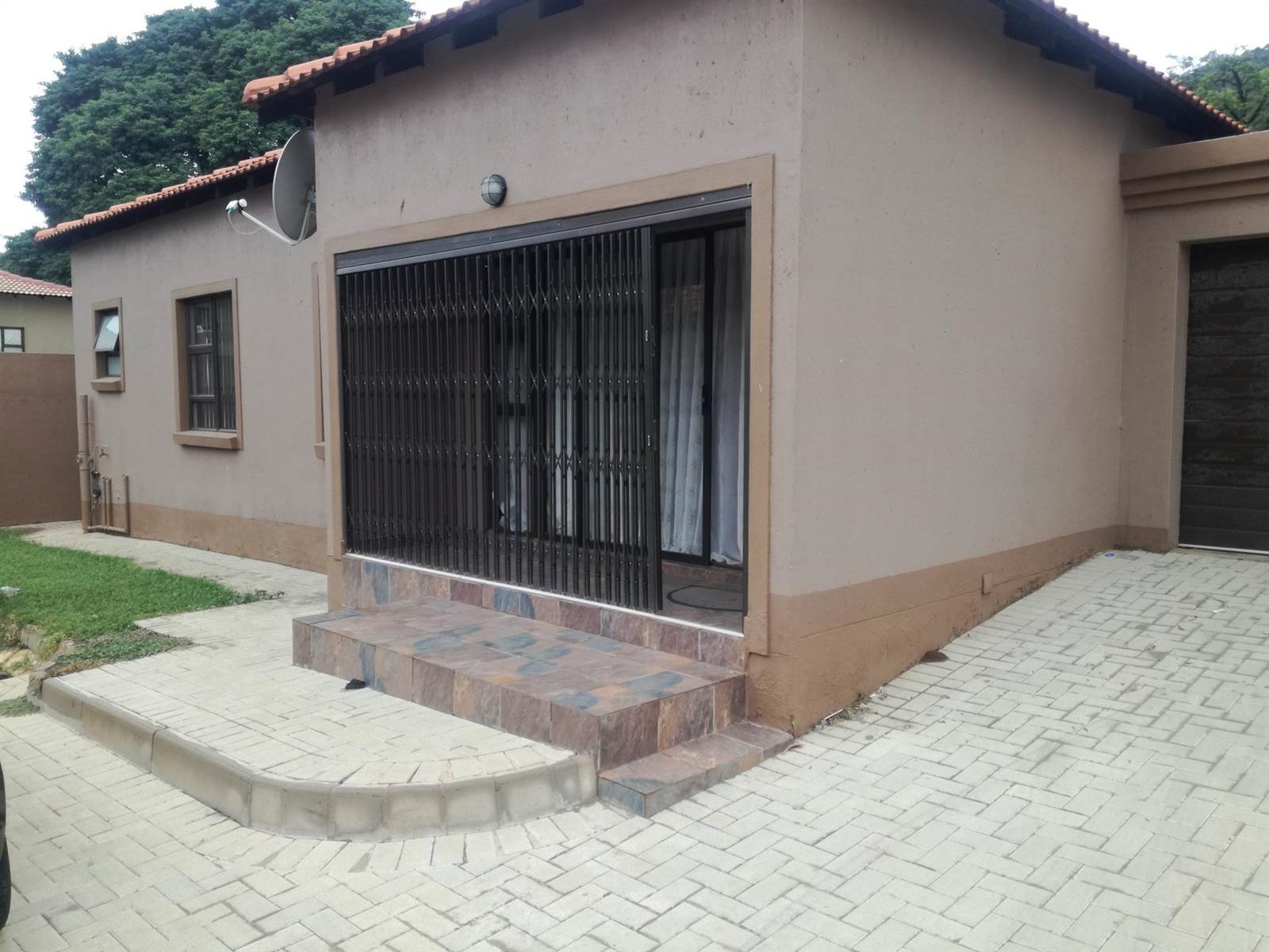 3 Bed Townhouse in Pretoria North photo number 16