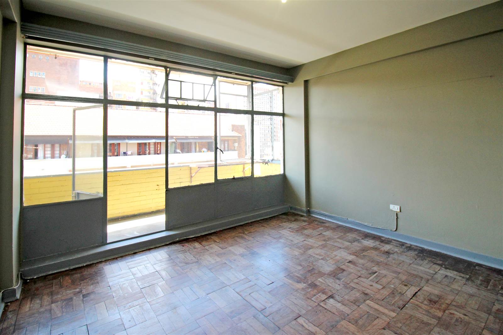 Studio Apartment in Hillbrow photo number 6