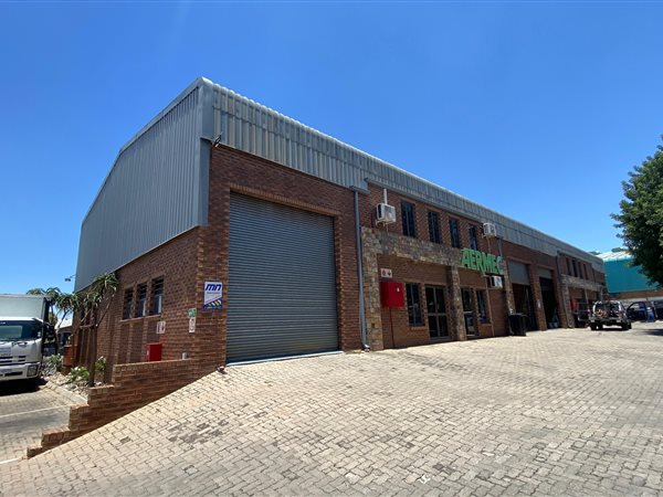 208  m² Industrial space