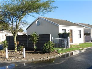 House in Strand Central