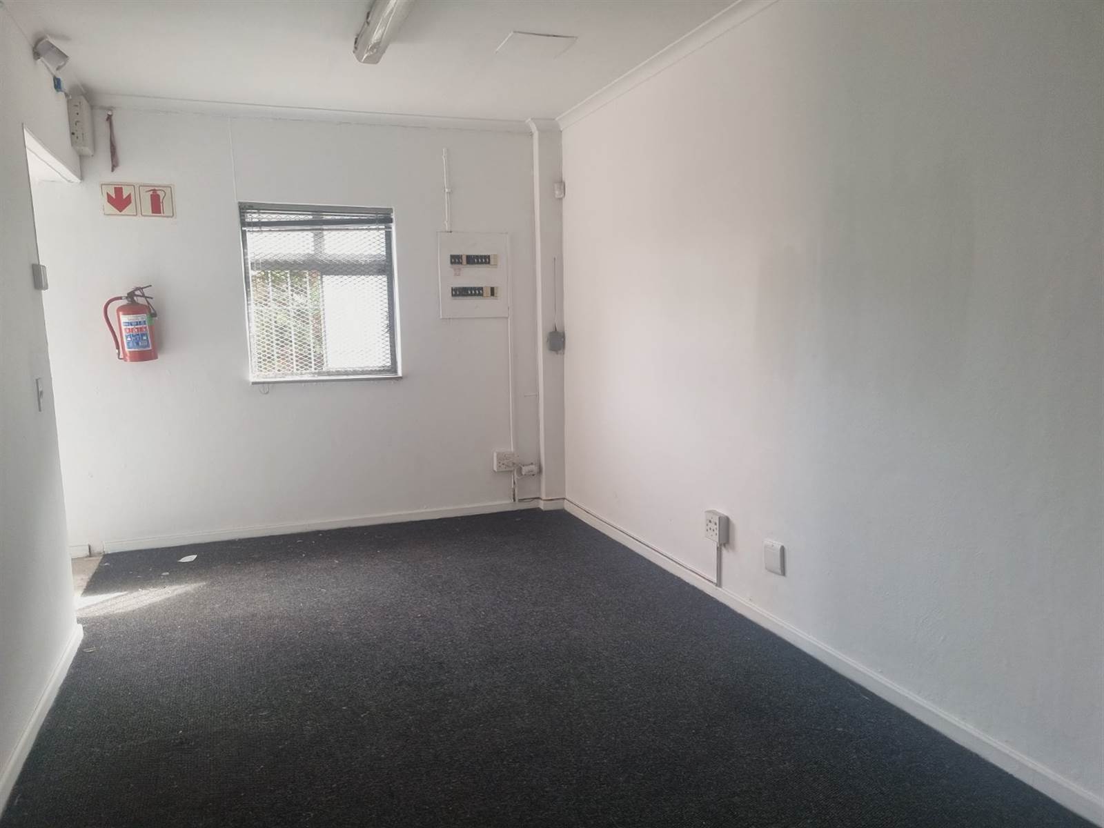 180  m² Commercial space in Milnerton photo number 5