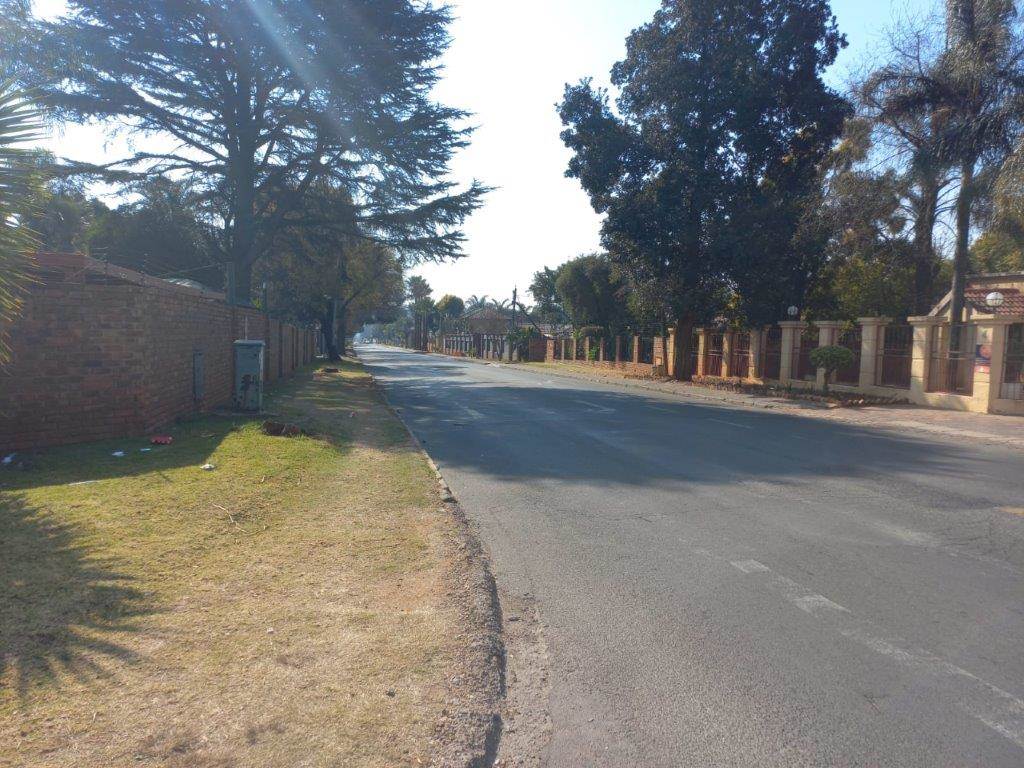 1279 m² Land available in Bedfordview photo number 2