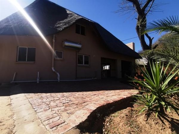 4 Bed Apartment in Mookgophong (Naboomspruit)