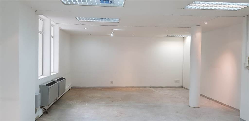116  m² Office Space in Illovo photo number 1