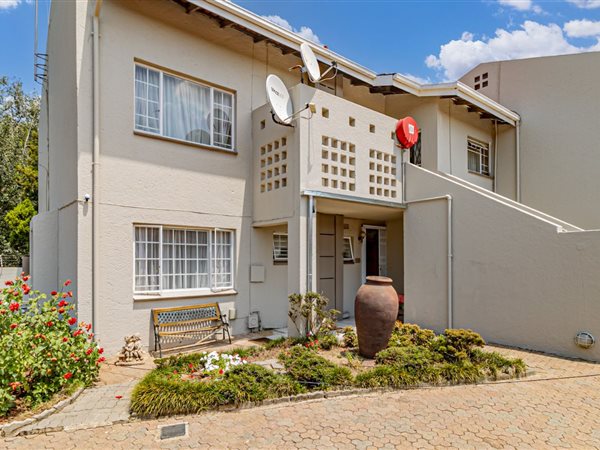 3 Bedroom Townhouse 3 Bedroom Townhouse
