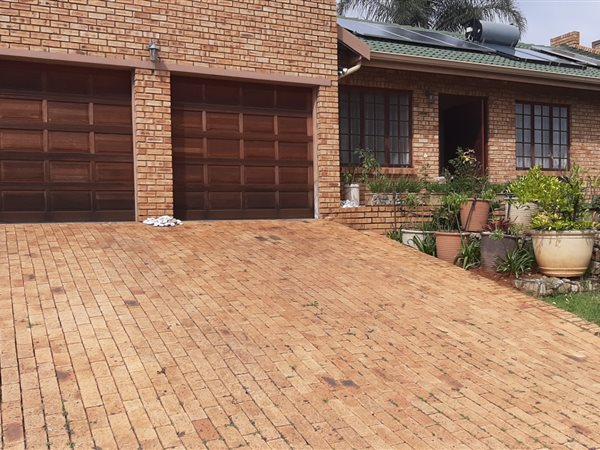 2 Bedroom Townhouse 2 Bedroom Townhouse