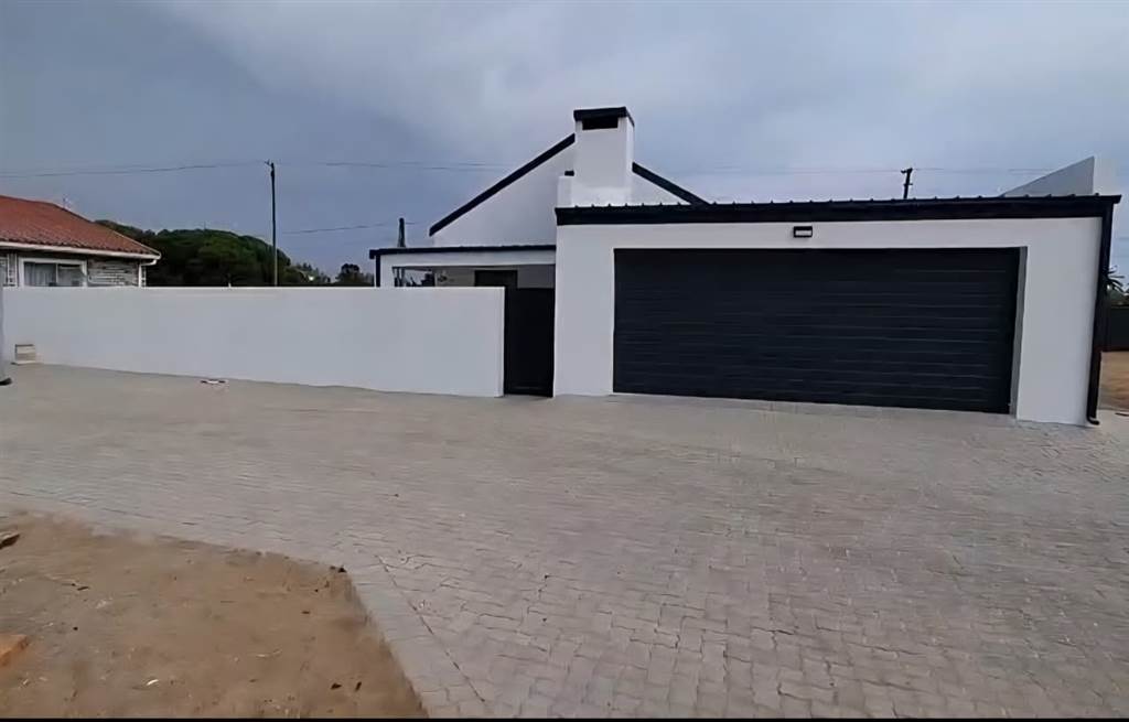 2 Bedroom House