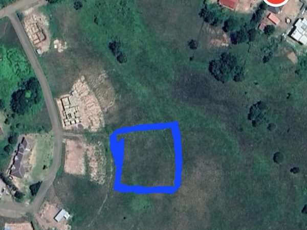 1600 m² Land