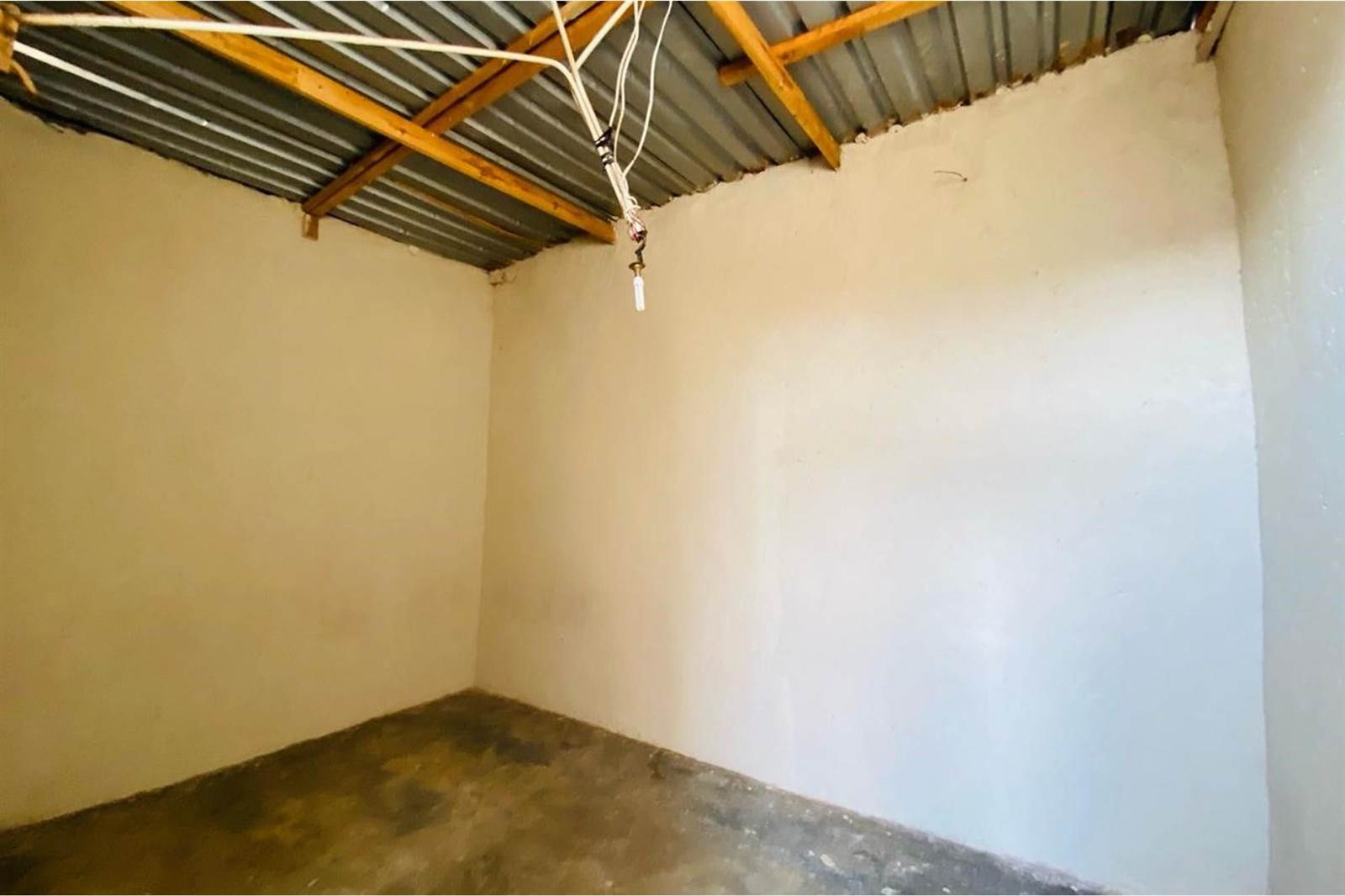 9 Bed House in Tembisa photo number 5
