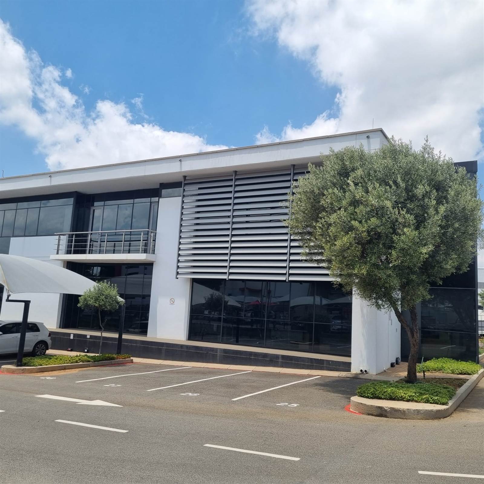2660  m² Office Space in Glen Marais photo number 1