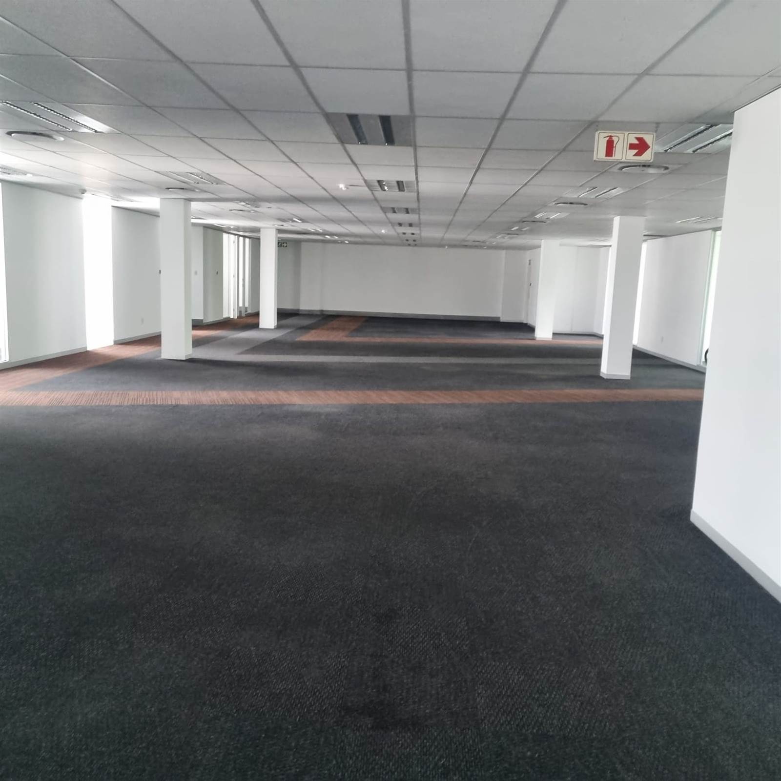 2660  m² Office Space in Glen Marais photo number 9