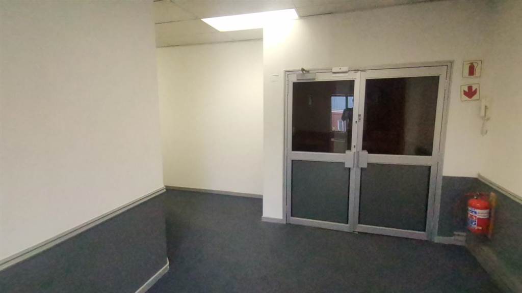 102  m² Commercial space in Edenvale photo number 10