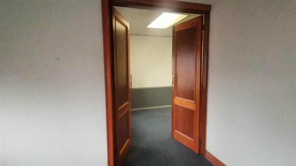 102  m² Commercial space in Edenvale photo number 9