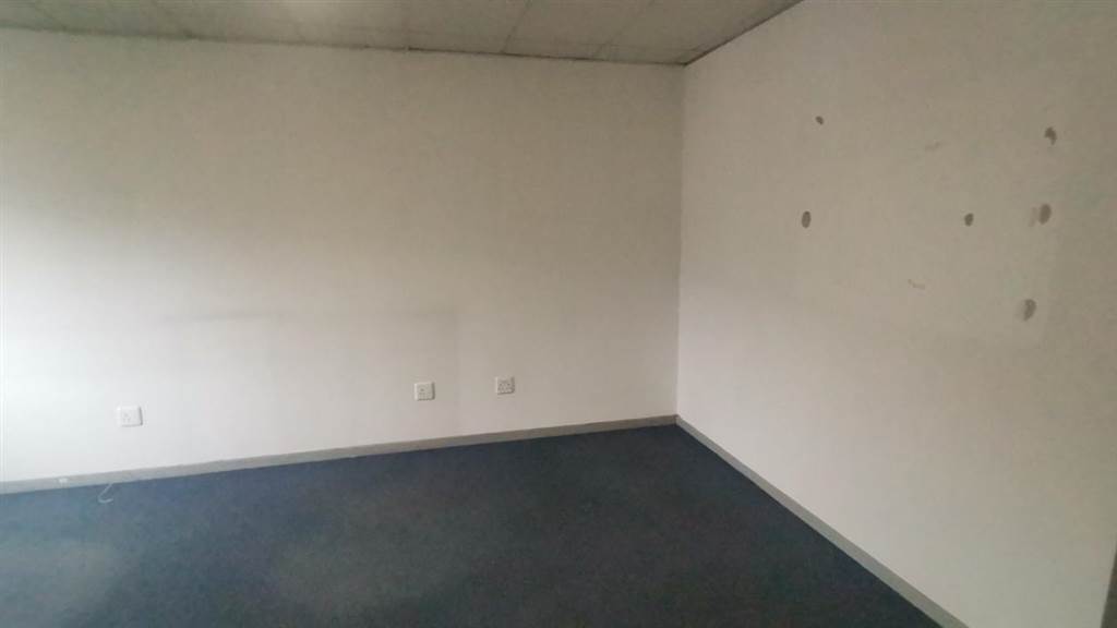 102  m² Commercial space in Edenvale photo number 18