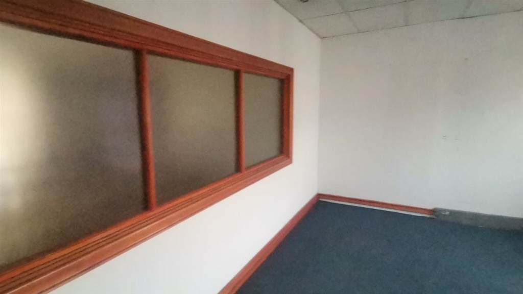102  m² Commercial space in Edenvale photo number 4