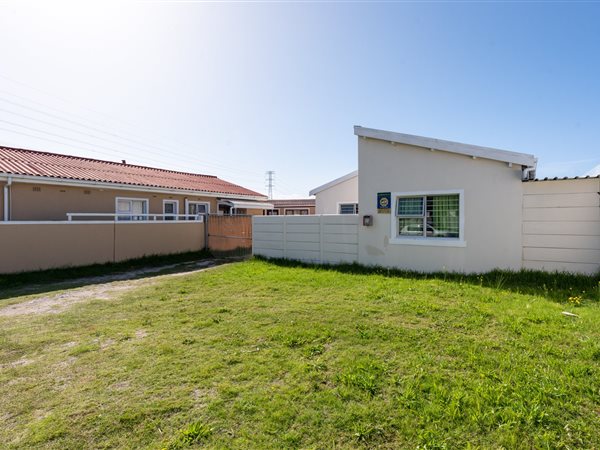 3 Bed House in Grassy Park