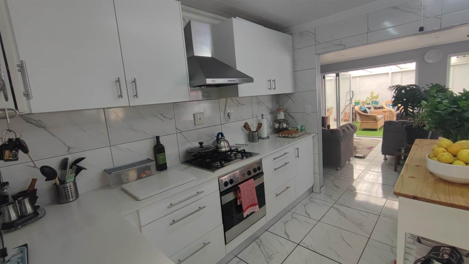 3 Bed House in Strandfontein photo number 5