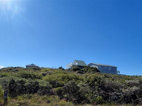 800 m² Land