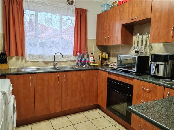 2 Bedroom Townhouse 2 Bedroom Townhouse