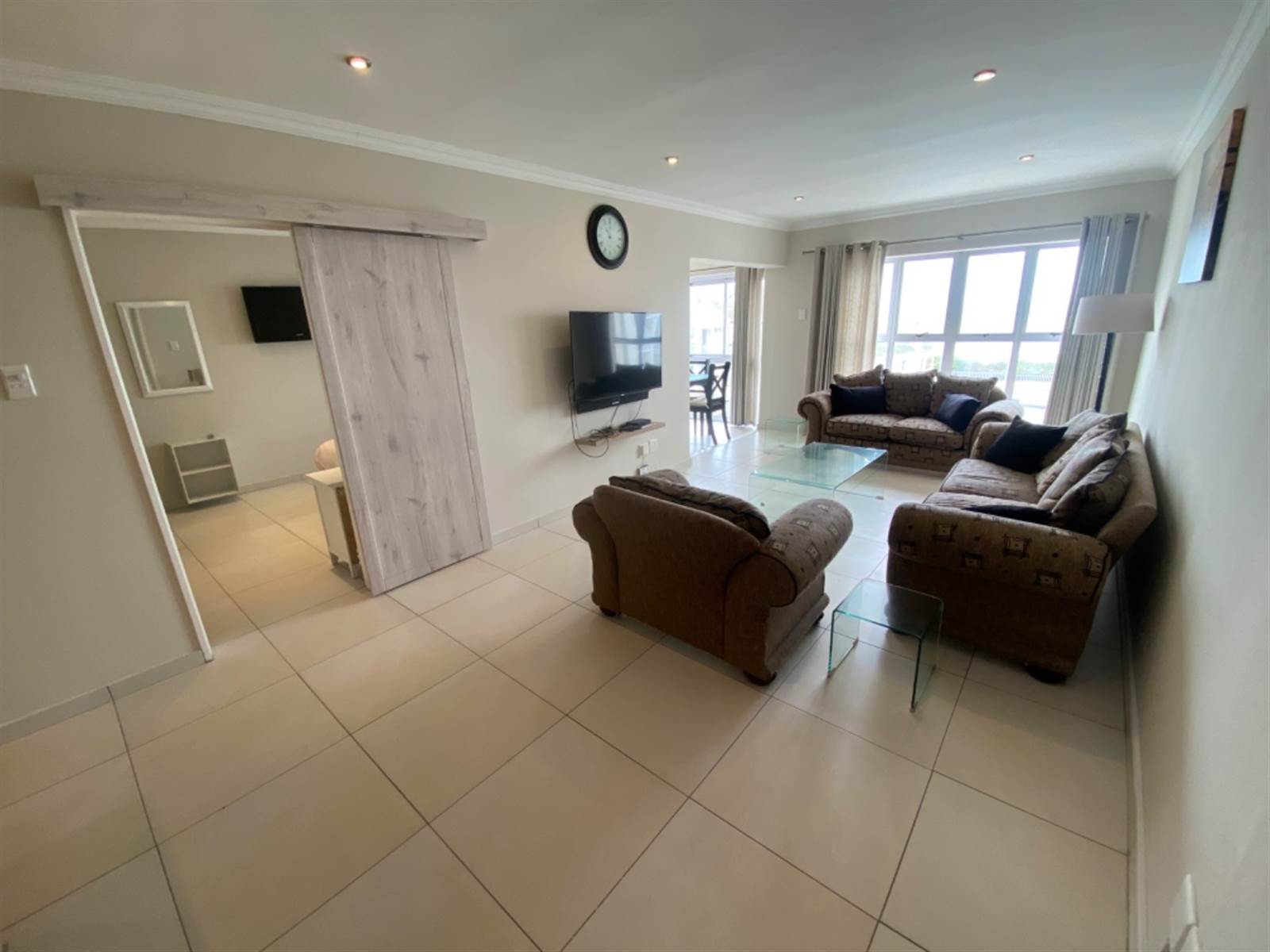 3 Bed Apartment in Summerstrand photo number 1