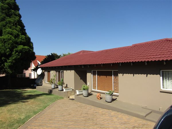 4 Bed House in Mulbarton