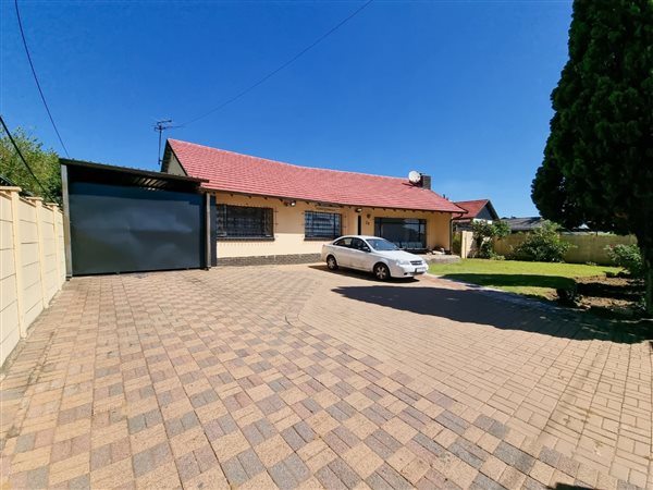 3 Bedroom House 3 Bedroom House