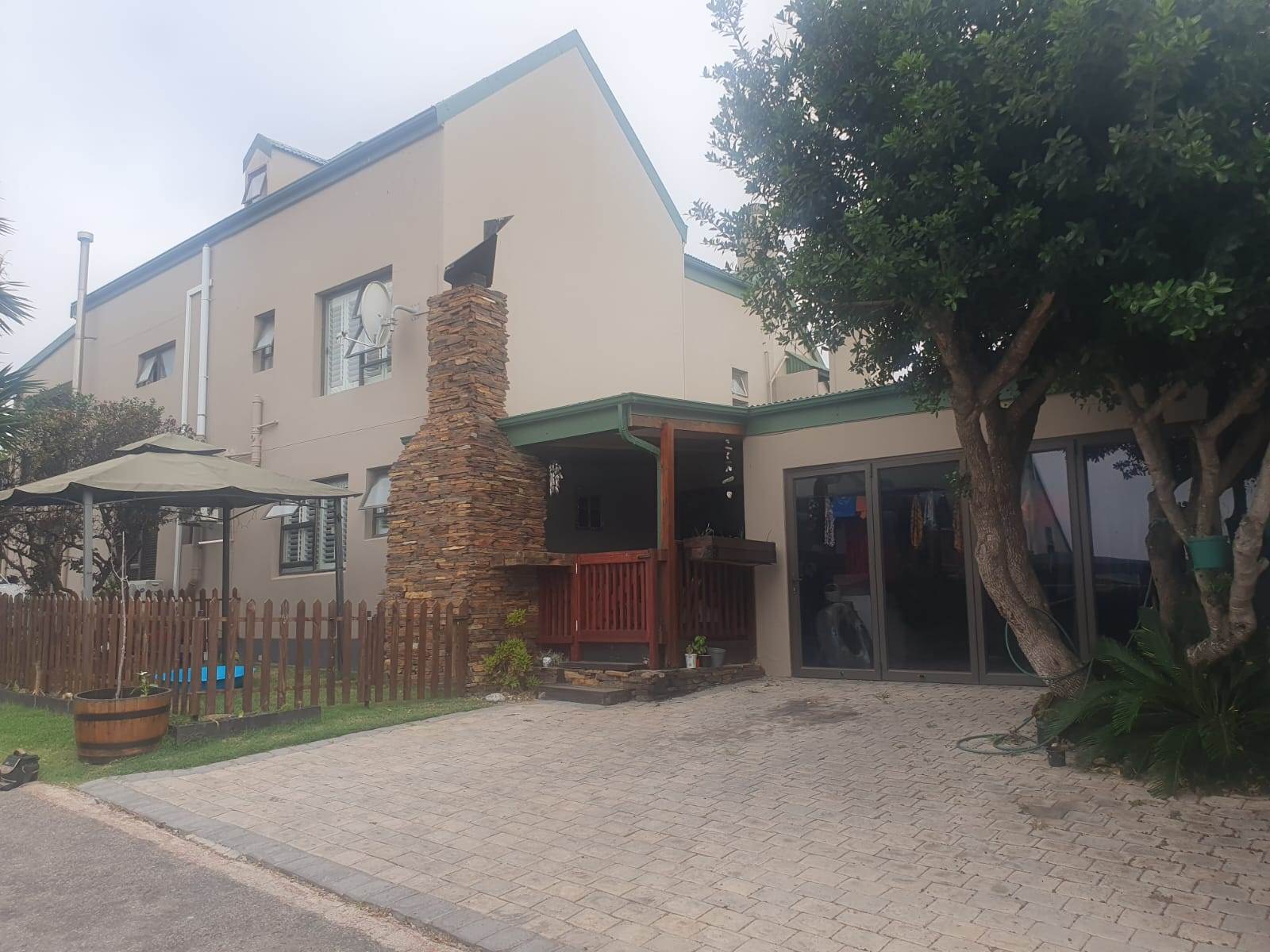 3 Bed Townhouse in Mossel Bay Central photo number 1