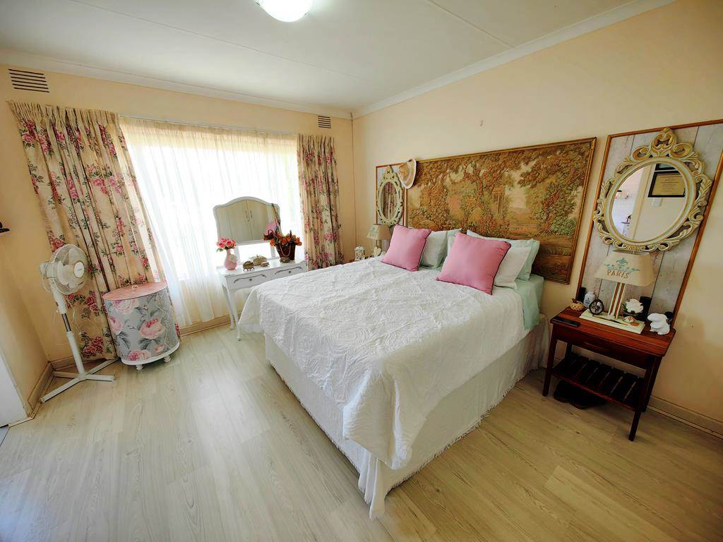 2 Bed Simplex in Uvongo photo number 15