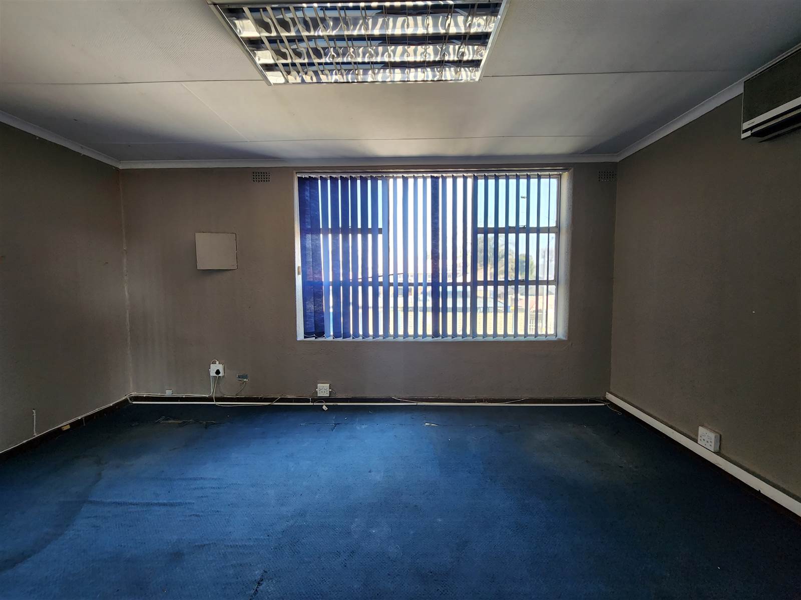 210  m² Commercial space in Eastleigh photo number 5