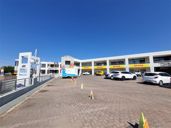 285  m² Commercial space in Hatfield