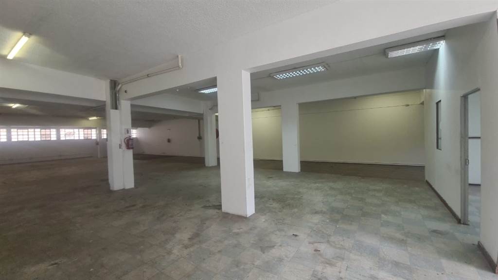 430  m² Commercial space in Pretoria Central photo number 11
