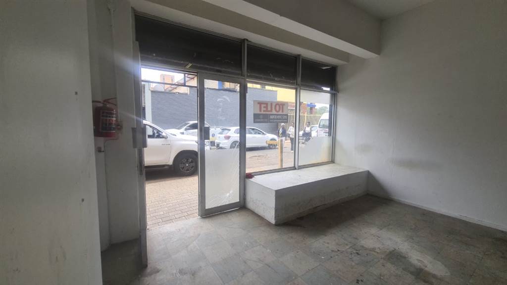 430  m² Commercial space in Pretoria Central photo number 2