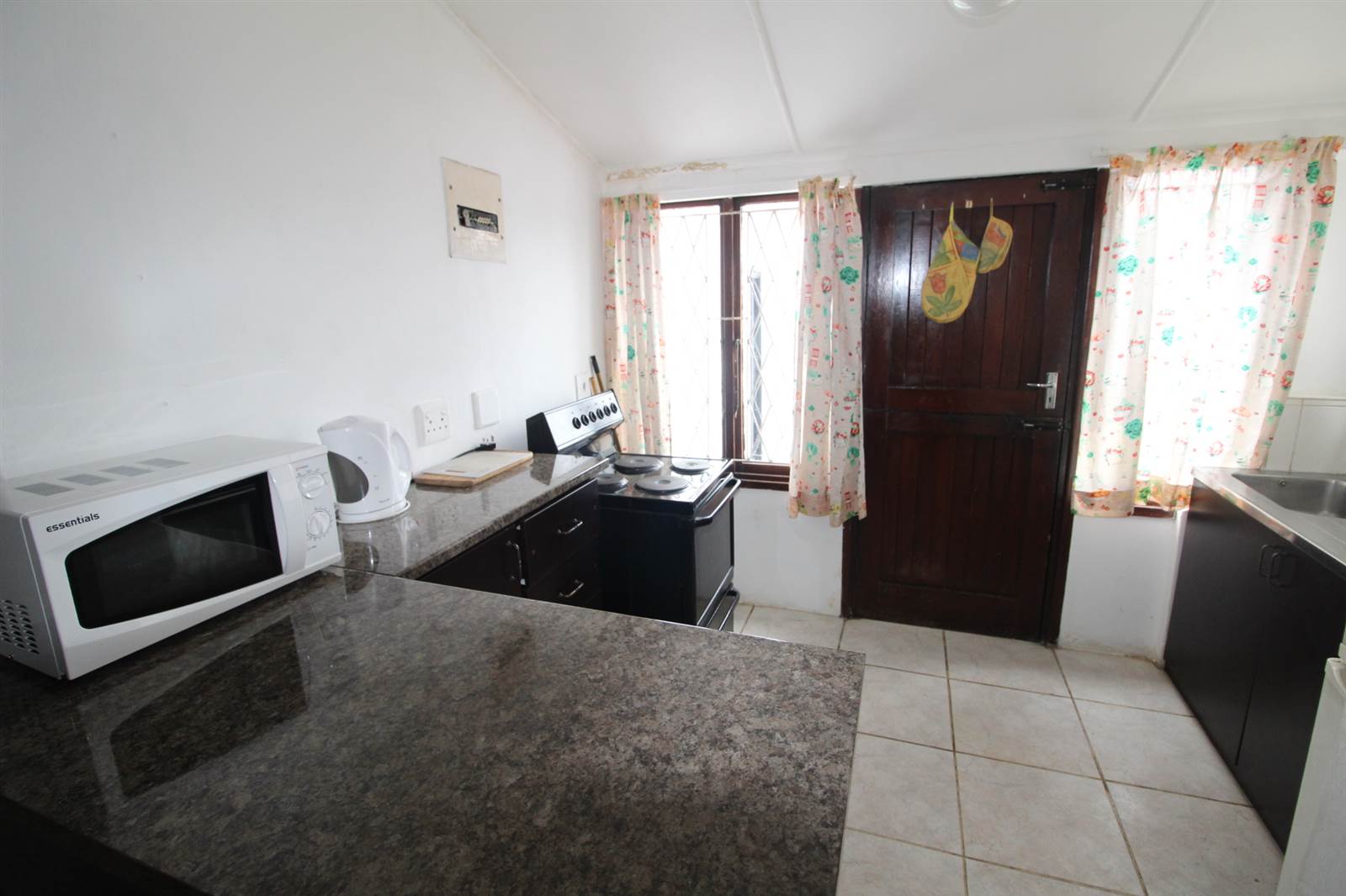 4 Bed House in Manaba photo number 7