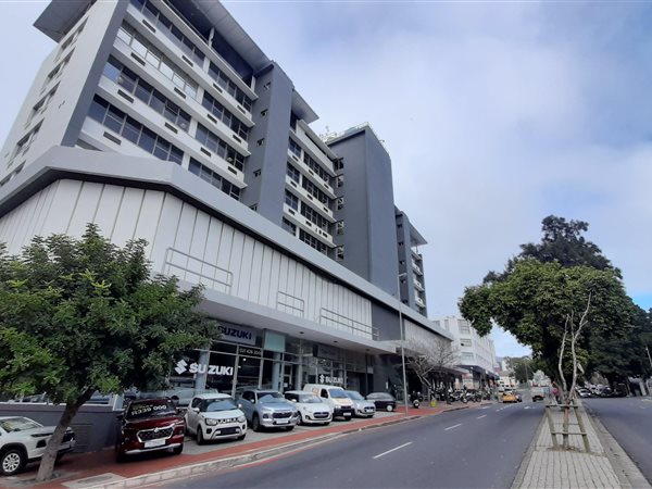 311  m² Commercial space