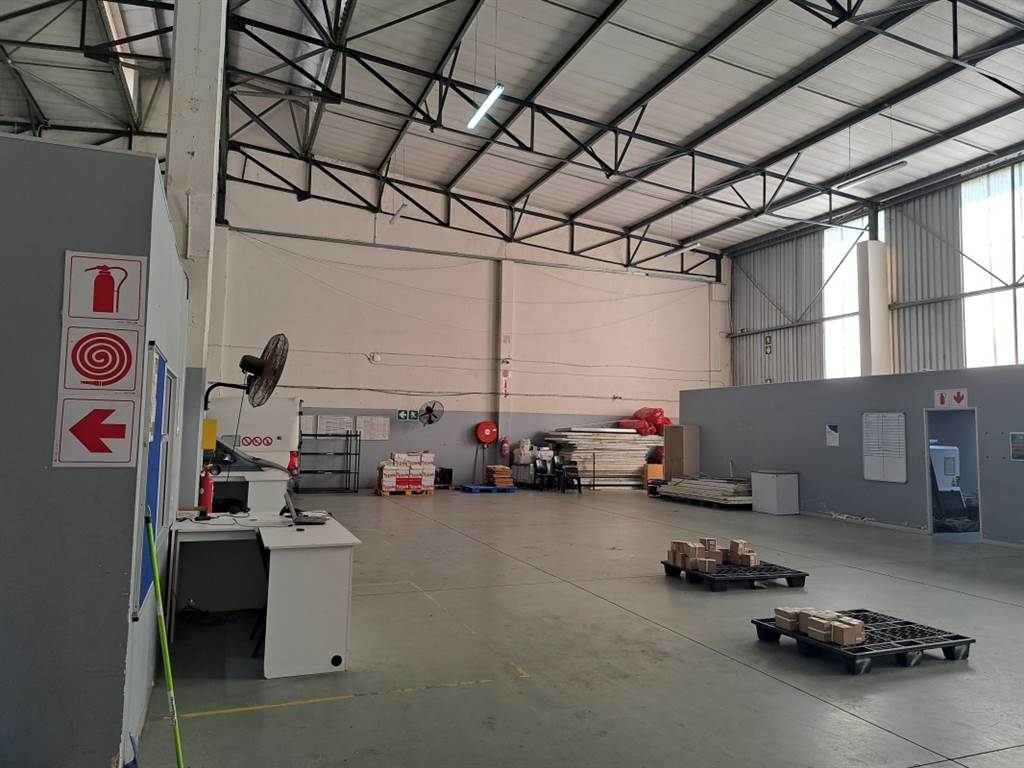 1008  m² Industrial space in Riverhorse Valley photo number 9